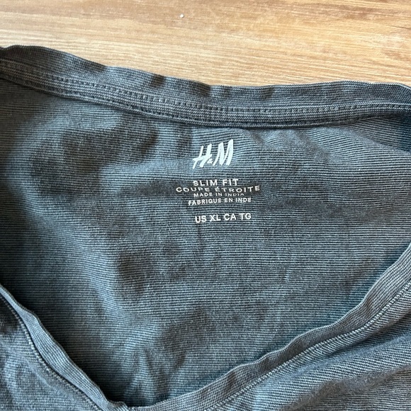 H&M t shirts (2); one V neck XL slim fit, other regular collar L slim fit - Picture 2 of 3